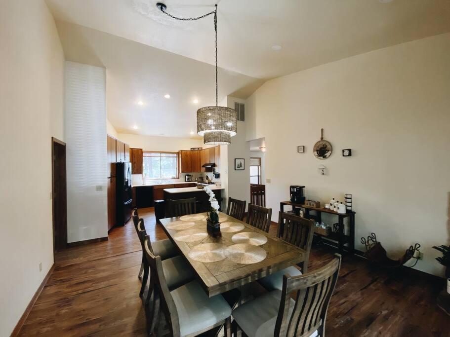 Kathys Cabin, King Bed, Hot Tub, Near-Nau & Downtown Attractions, Perfect Year-Round Mountain Getaway Flagstaff Eksteriør billede
