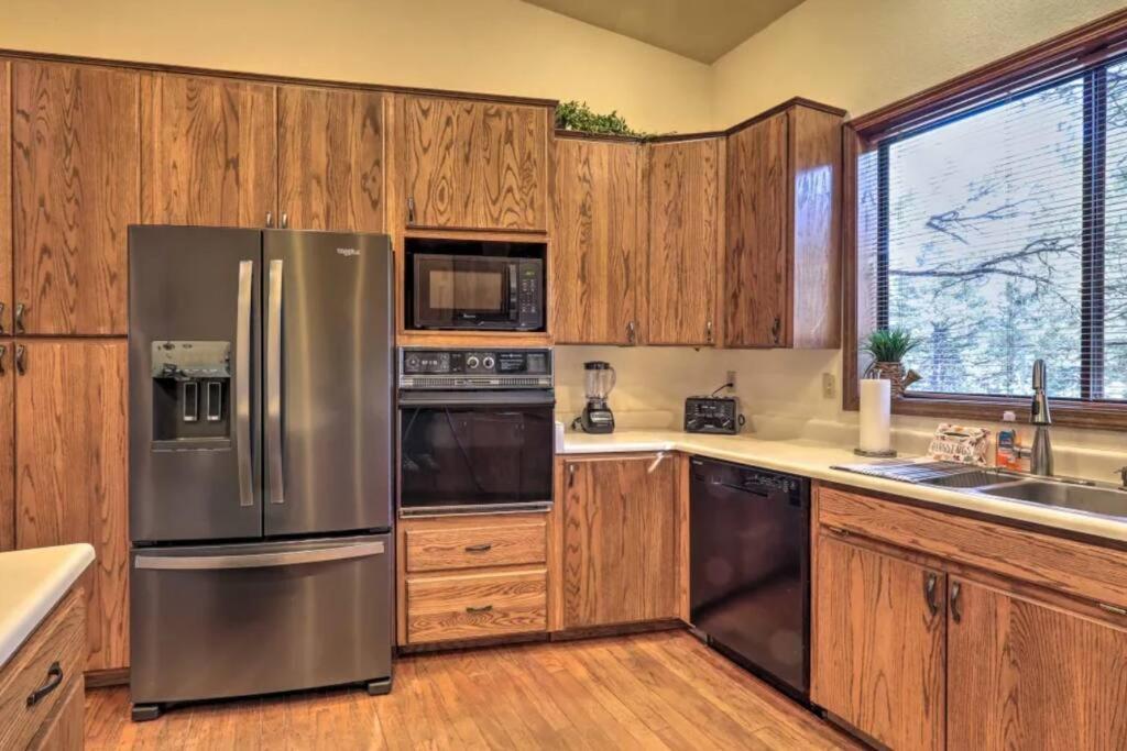 Kathys Cabin, King Bed, Hot Tub, Near-Nau & Downtown Attractions, Perfect Year-Round Mountain Getaway Flagstaff Eksteriør billede