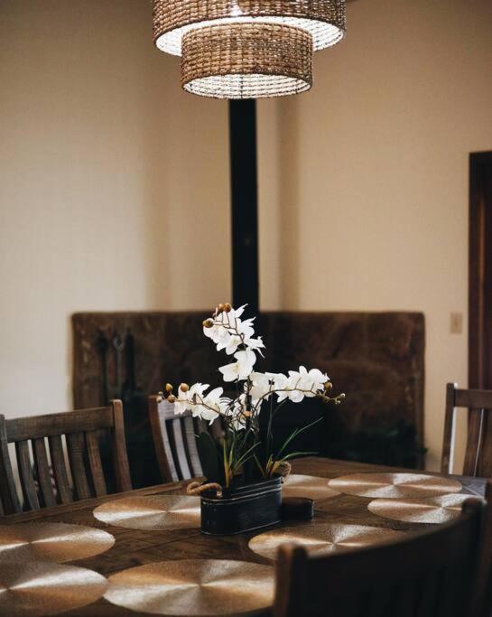 Kathys Cabin, King Bed, Hot Tub, Near-Nau & Downtown Attractions, Perfect Year-Round Mountain Getaway Flagstaff Eksteriør billede
